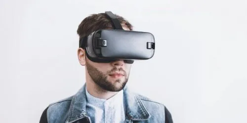 gafas_movil historia de la realidad virtual
