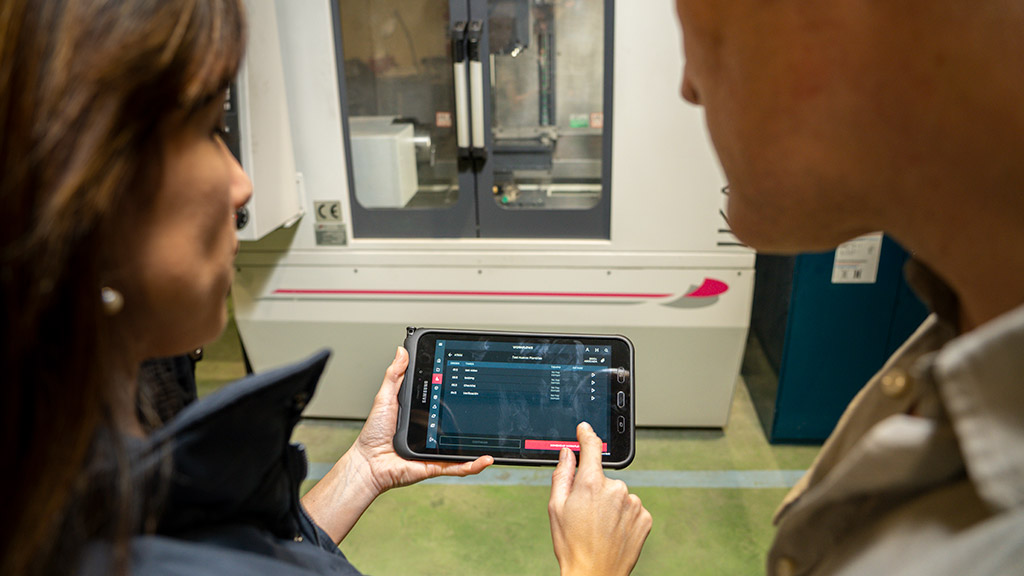 Industrial digitalization for a 'zero paper' environment
