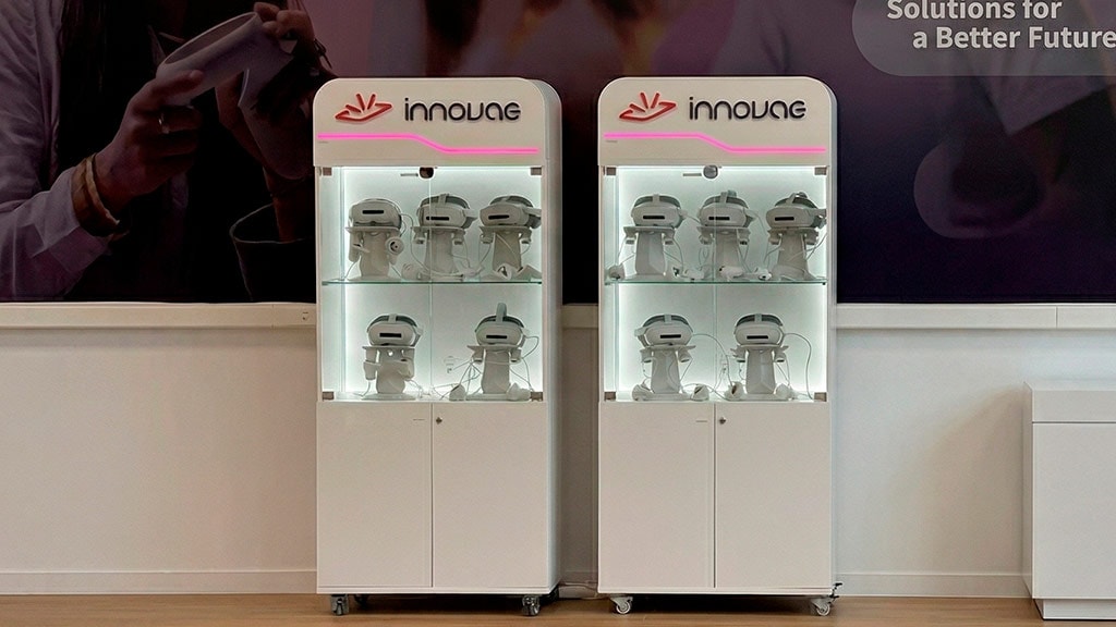 Lademöbel für Virtual-Reality-Brillen von Innovae.