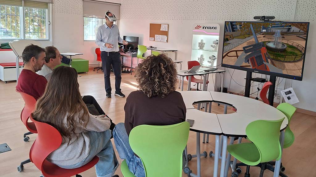 Enseignants et élèves des établissements scolaires testent le simulateur destiné à la formation en agroforesterie Enseignants et élèves des établissements scolaires testent le simulateur destiné à la formation en agroforesterie